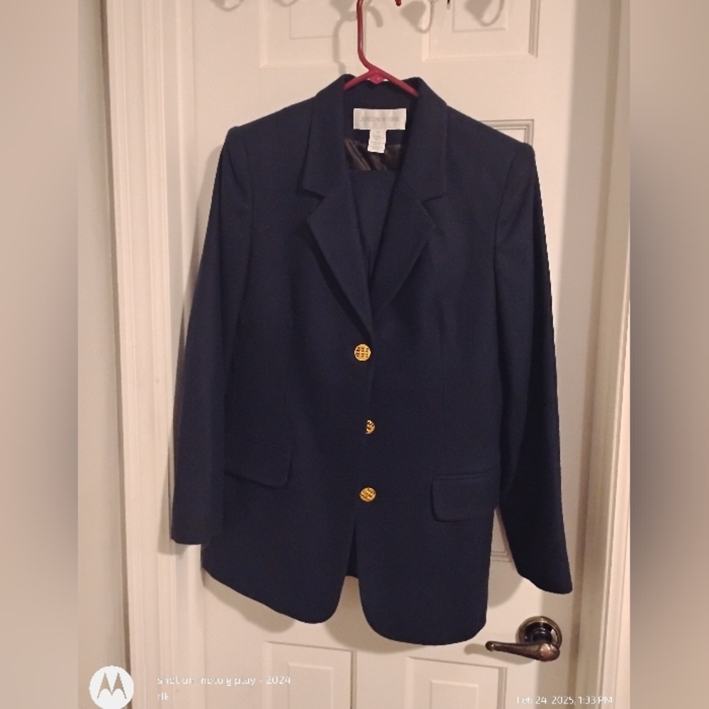 Jones New York business suit